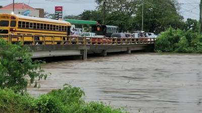 Emergencia: La Lima y zonas aledañas se inundan