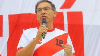 El presidente Martín Vizcarra manifestó su desazón por la actuación del arbitraje durante el partido Perú vs Brasil.