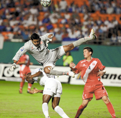 Honduras despidió el año perdiendo con Perú