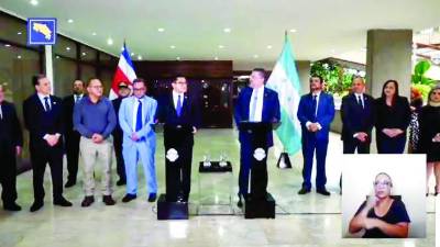 <b>Autoridades de Costa Rica y Honduras firmaron un acuerdo ayer en San José.</b>