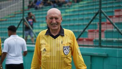 Argelio Sabillón se retiró del arbitraje en el 2002.