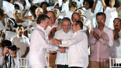 El presidente de Colombia, por cuyas exitosas negociaciones con las FARC recibió el año pasado el Premio Nobel de la Paz. (AFP/Archivo)