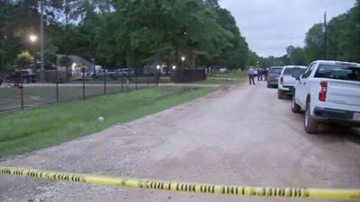 Dentro de la vivienda había diez personas. De los cinco fallecidos, tres eran mujeres, uno era un varón y el último era un niño de ocho años, detalló.