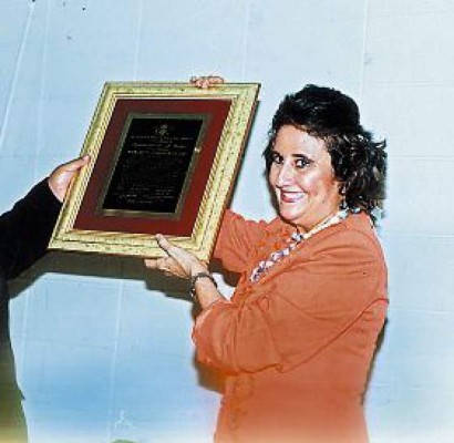 Reconocen ardua labor de Margie Dip