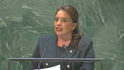 La presidenta Xiomara Castro pronunciando su discurso en la asamblea de la ONU.