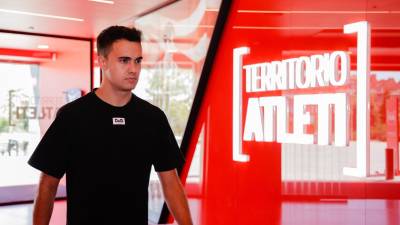 Sergio Reguilón en el momento que llegaba a las instalaciones del Atlético de Madrid.