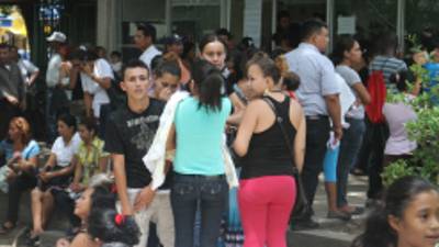 Los sampedranos están acudiendo a realizar trámites al Registro Nacional.