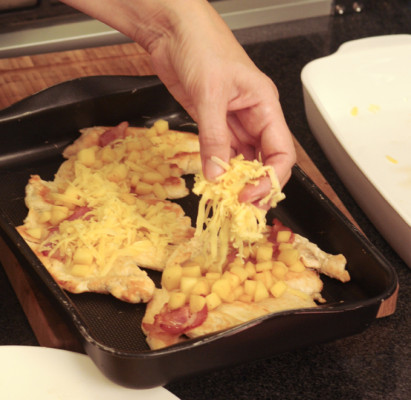 Receta de pechugas de pollo con tocino y queso amarillo