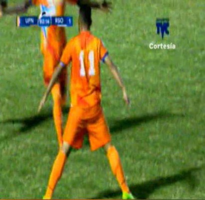 Video: Futbolista hondureño emula festejo de Cristiano Ronaldo