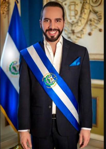 Luego de las elecciones del 2021, Bukele había anunciado visitar a San Pedro Sula a la toma de posesión de Roberto Contreras. Sin embargo, su visita fue cancelada días previos a realizarse el cambio de mano en la municipalidad sampedrana. 