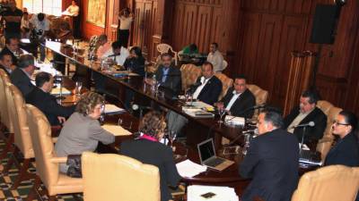 La Corporación Municipal sesionó ayer en el Salón Consistorial.