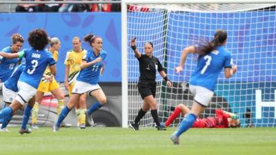 Melissa Pastrana hizo un buen trabajo en el partido en donde las italianas dieron la sorpresa al bajarse a las autralianas. Foto EFE.