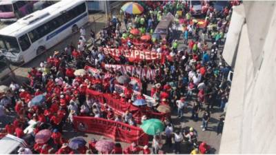Miles de hondureños conmemoraron este primero de mayo el Día Internacional del Trabajador en Tegucigalpa.