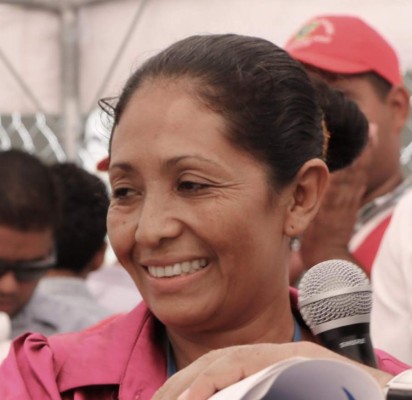 Gobierno entrega 32 casas a familias pobres de El Progreso