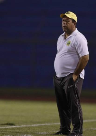 Allan Bennett es el entrenador del Brasilia.