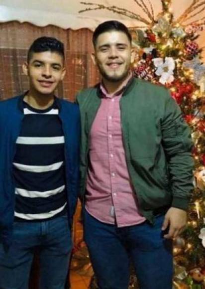  Alejandro y su hermano Fernando José Redondo Caballero, 18, emprendieron el viaje hacia Estados Unidos el pasado 4 de junio.