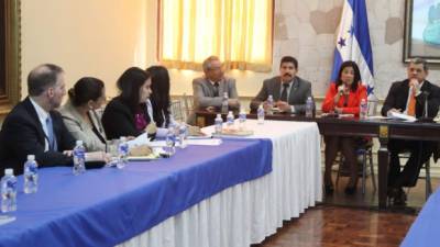 La directora de la DEI, Miriam Guzmán, compareció ayer ante los diputados.