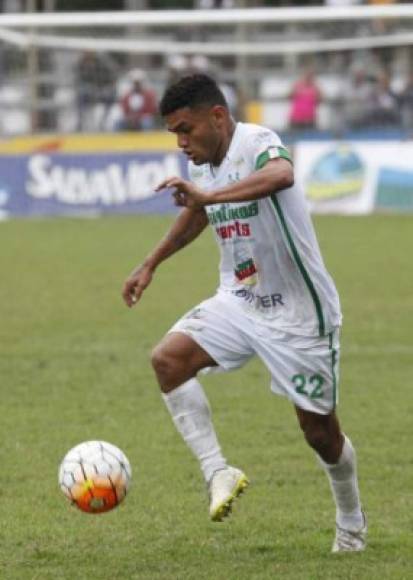 El mediocampista Alexander Aguilar podría volver al Platense para el próximo torneo luego de terminar su vinculación con el Juticalpa FC.