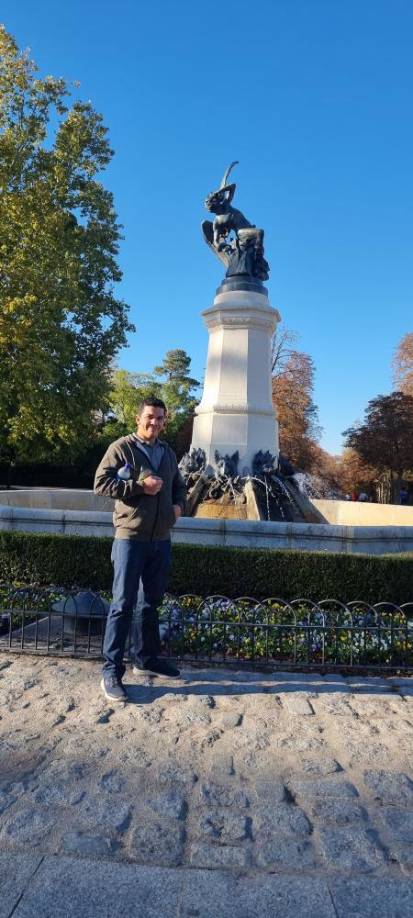 “En sus ratos libres él se dedicaba a Uber, también cuando tenía chance se dedicaba a la reparación de aires acondicionados”, apuntó.