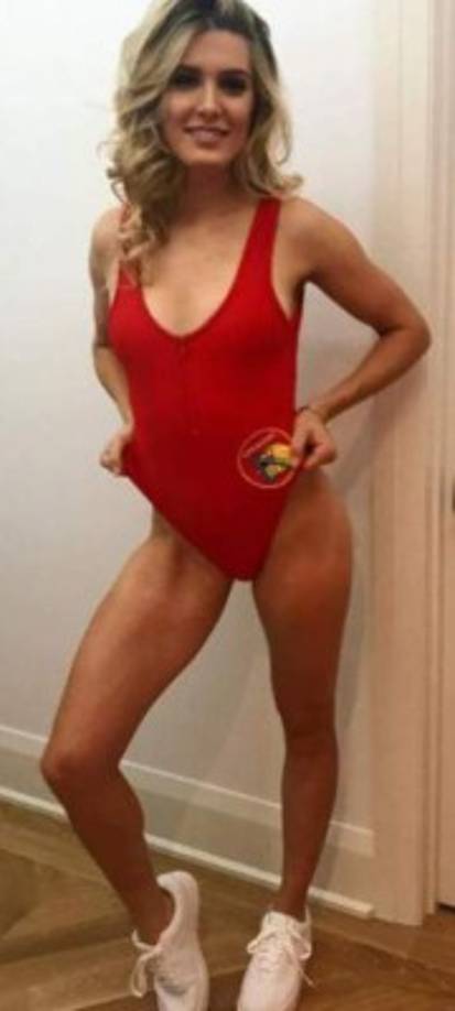 Eunice Bouchard, tenista canadiense ha robado suspiros por la manera en que ha presumido el festejo de Halloween. Se ve sexi la chica.