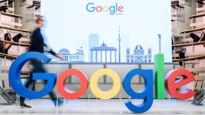 Google admite escuchar el 0,2% de las conversaciones con su asistente virtualVista del logo de Google. EFE