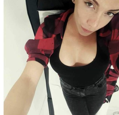 Explosiva joven asegura que se acostó con jugadores del Real Madrid y del Barcelona