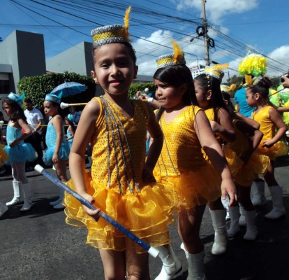 Alumnos de 324 escuelas de Tegucigalpa preparan desfile cívico