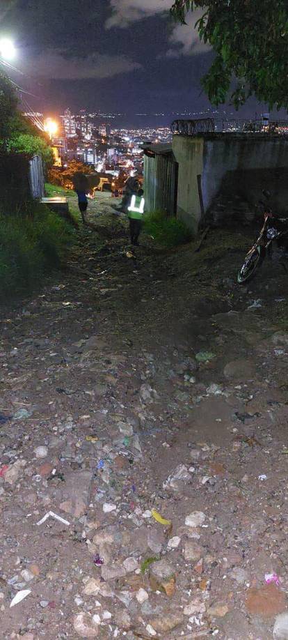 La capital, de más de un millón de habitantes, es de las zonas más vulnerables por la topografía accidentada, con elevaciones donde vive la gente pobre, propensa a deslizamientos de tierra con las lluvias.