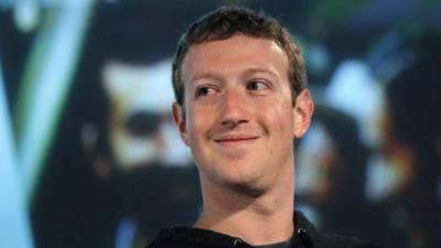 Resulta difícil imaginarse a Facebook sin su presidente y fundador, pero los directivos prefieren tener cubierta esa eventualidad.