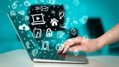 El 17 de mayo fue designado como el Día de Internet, un invento que cambió la forma de vivir de millones de personas sin el cual, dirían muchos, ya no podemos vivir. El potencial de esta herramienta tecnológica es innegable y sus cifras son cada vez más impresionantes, a la vez que motiva fuertes preocupaciones en torno a esta realidad conectada del siglo XXI. Estas son algunas de esas cifras.