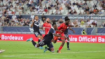 Alberth Elis fue un dolor de cabeza para la zaga defensiva del Quevilly.