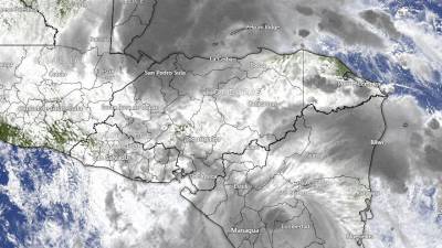 El huracán está moviéndose por Nicaragua y saldrá por el océano Pacífico.
