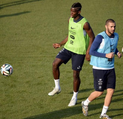 Francia prepara su estrategia a puertas cerradas