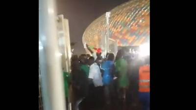 Al menos media docena de muertos y varios heridos fue el saldo que dejó una estampida humana en estadio de Camerún.