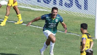 Sebastián Gorga celebrando su gol.