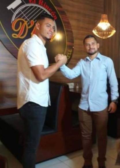 Marlon Licona y Omar Elvir: Los futbolistas del Motagua abrieron un restaurante en Tegucigalpa, capital de Honduras.