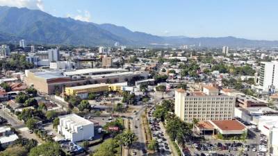 El sector hotelero de la ciudad se encuentra en el cuadrante suroeste. Foto/drone: Franklin Muñoz.