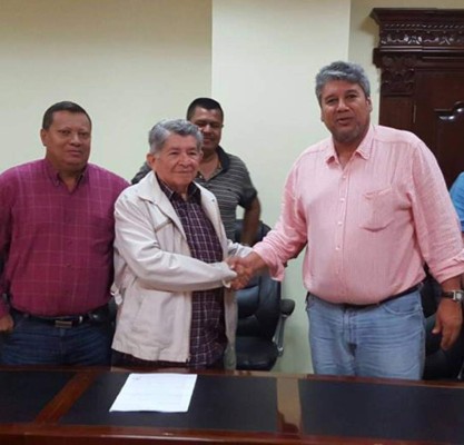 Esposa de César Ham cede regiduría a su padre en alcaldía de El Progreso