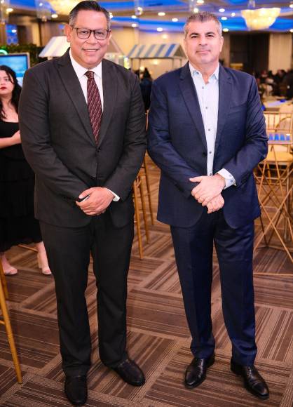 Menoti Maradiaga y Álex Canahuati