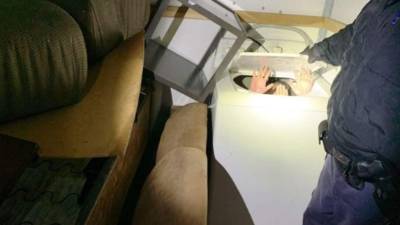 Los migrantes chinos viajaban dentro de electrodomésticos en el camión de carga.