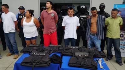 Todos son acusados del delito de daños agravados, incendio y otros estragos.