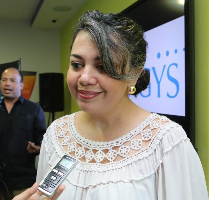 2,500 plazas vacantes para bilingües habrá en feria de empleo en Altia