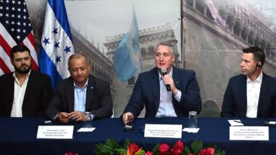 En la reunión participaron también el Ministro de Justicia y Seguridad de El Salvador, Rogelio Rivas; el ministro de Seguridad de Honduras, Julián Pacheco; el secretario interino de Seguridad Nacional de Estados Unidos, Kevin McAleenan; y el ministro guatemalteco del Interior, Enrique Degenhart. Foto: AFP