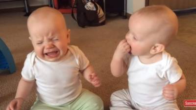 El video viral de estas bebés gemelas ha ganado más de 60 millones de reproducciones.