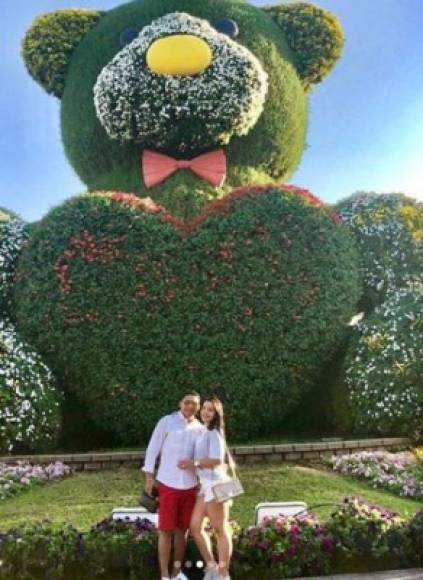 Emilio Izaguirre y su familia están disfrutando de unas merecidas vacaciones.