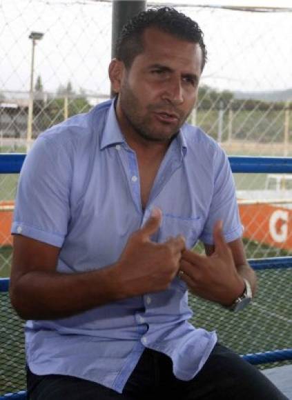 Nerlim Membreño, quien fue asistente técnico de Héctor Vargas en el Olimpia, suena para dirigir a la Real Sociedad en el próximo campeonato. El propio entrenador argentino lo habría recomendado al equipo de Tocoa.