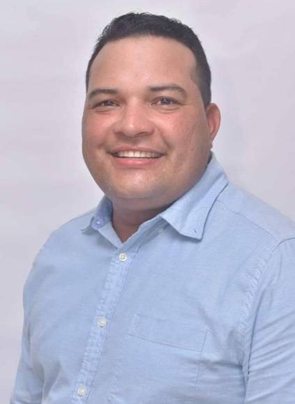Ricardo Ulises Peralta Antúnez fue precandidato a alcalde en Santa Rosa de Aguán, murió en el interior de una discoteca en Sonaguera, Colón, al enfrentarse a balazos con Orlin Sarmiento Mairena, un exsubinspector de policía depurado. El hecho ocurrió el 20 de agosto. 