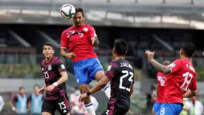 Los ticos deben de golear a EUA y esperar que México sea goleado por El Salvador en el estadio Azteca. Foto EFE.