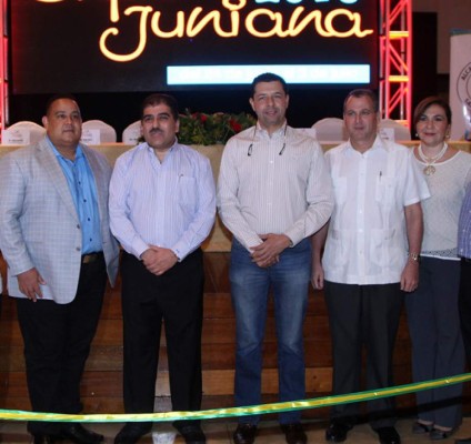 Empresarios inauguran la Expo Juniana 2016