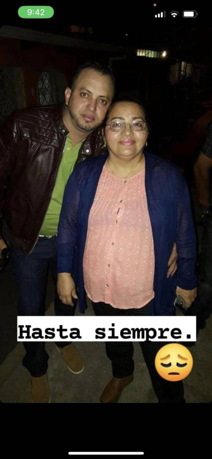 Al caer la tarde, Bryan y su progenitora se animaron a dar un paseo en una de las lanchas de remo que están disponibles en la laguna.